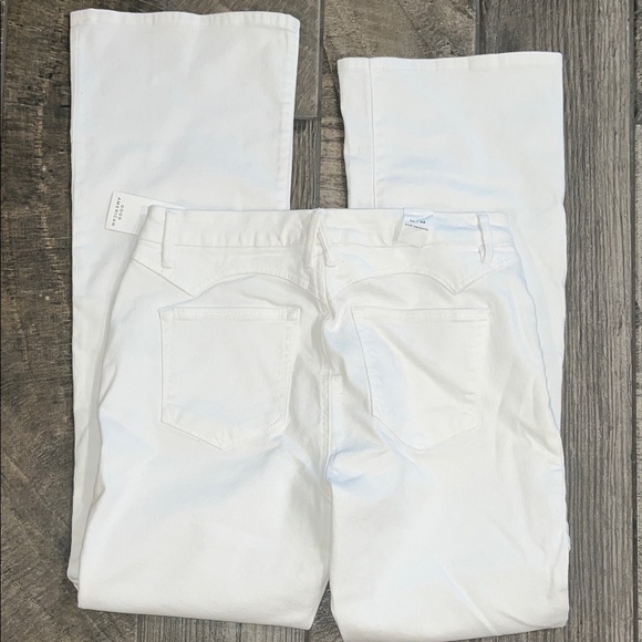 NWT Good American flare leg White Jeans - Picture 3 of 5